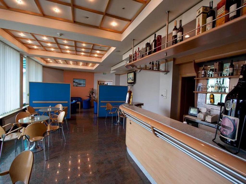Hotel Cubic Laktaši 外观 照片