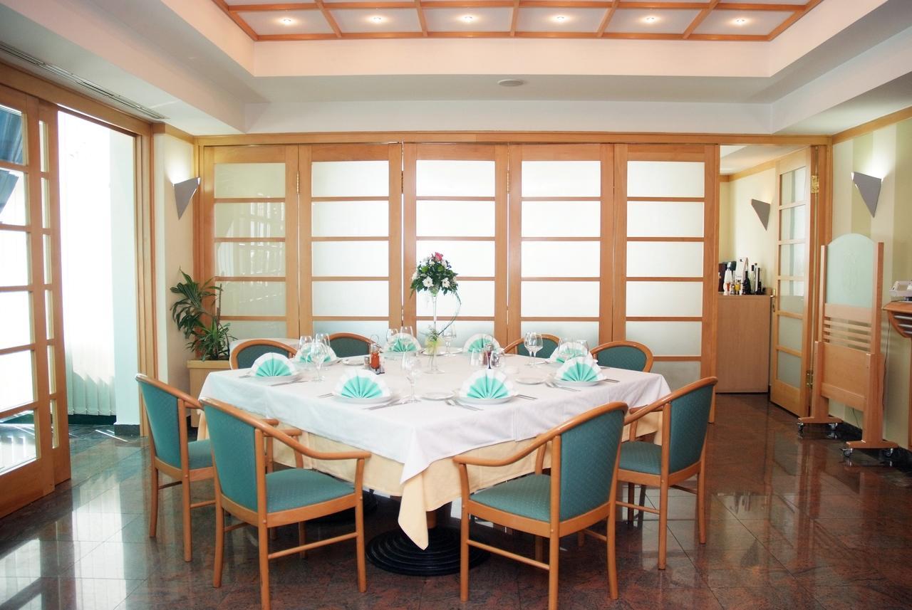 Hotel Cubic Laktaši 外观 照片