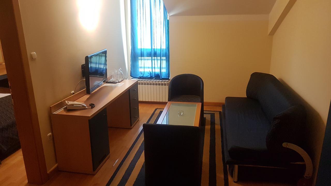 Hotel Cubic Laktaši 外观 照片